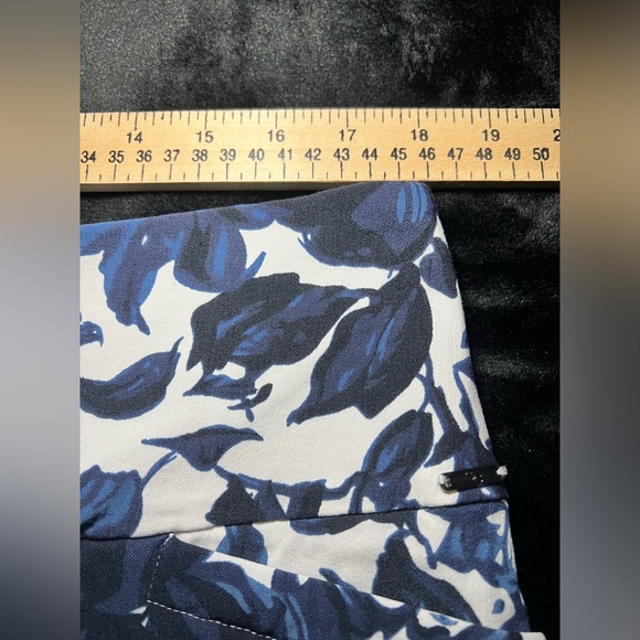 S.C.&CO. WOMEN'S TUMMY CONTROL SKORT, Blue Floral Pattern, Size XL - Picture 11 of 13